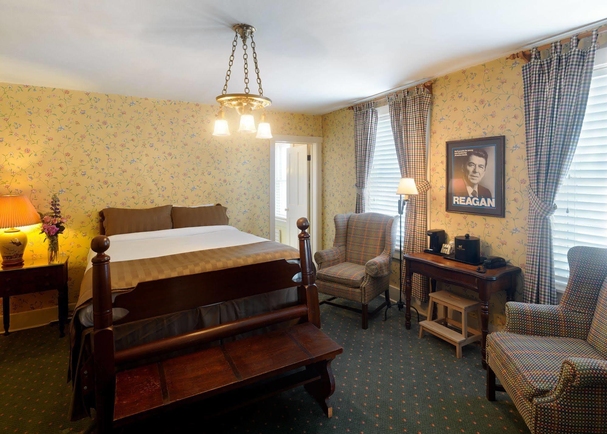 The Golden Lamb Hotel Lebanon Exterior photo